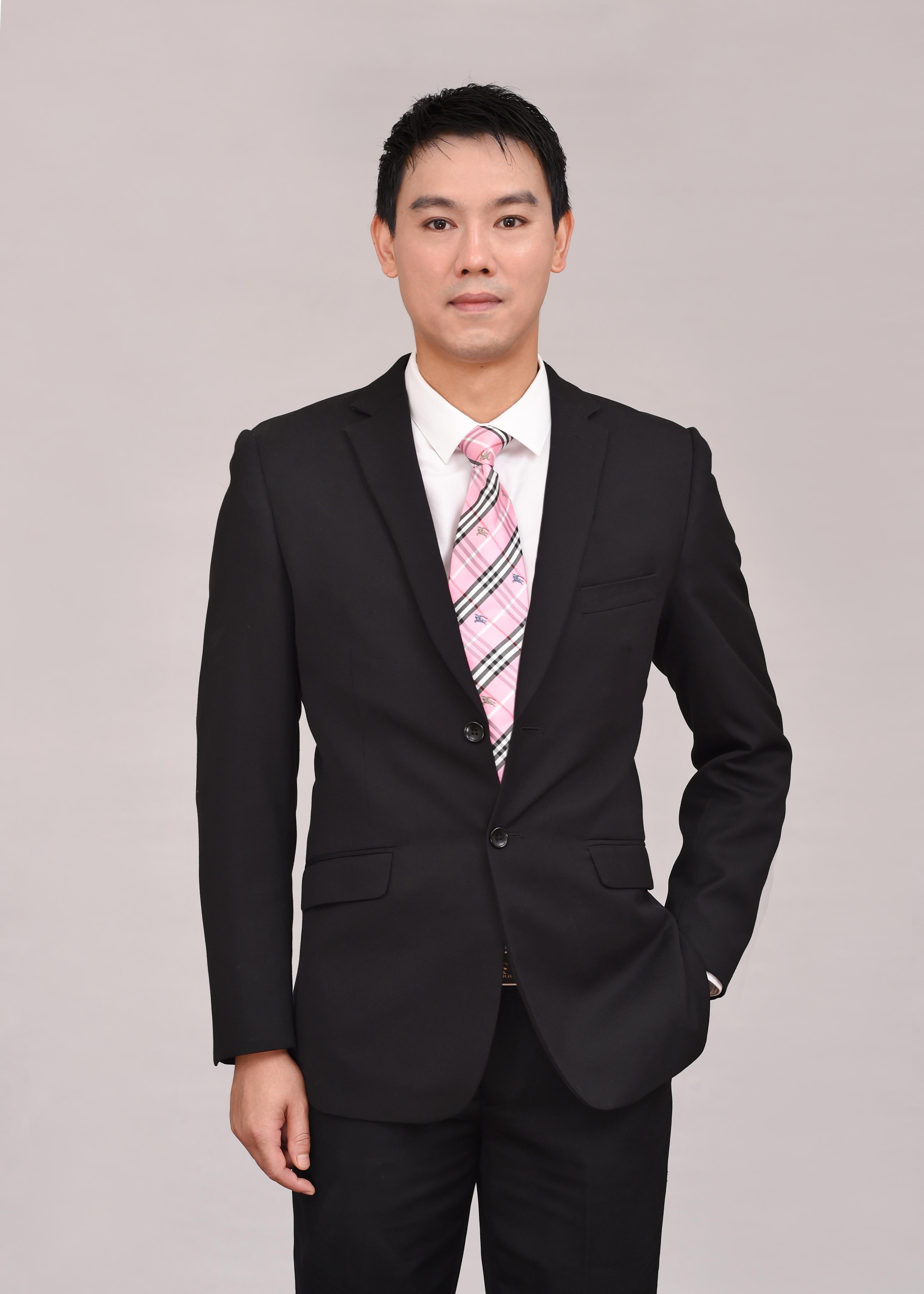 邓家伟 视觉设计总监